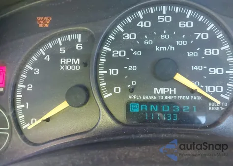 2000 Chevrolet Silverado 1500 z USA, uszkodzony, nr VIN 1GCEC14VXYE378477